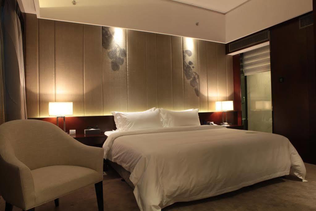 Fortune Century Hotel Zhuhai Extérieur photo